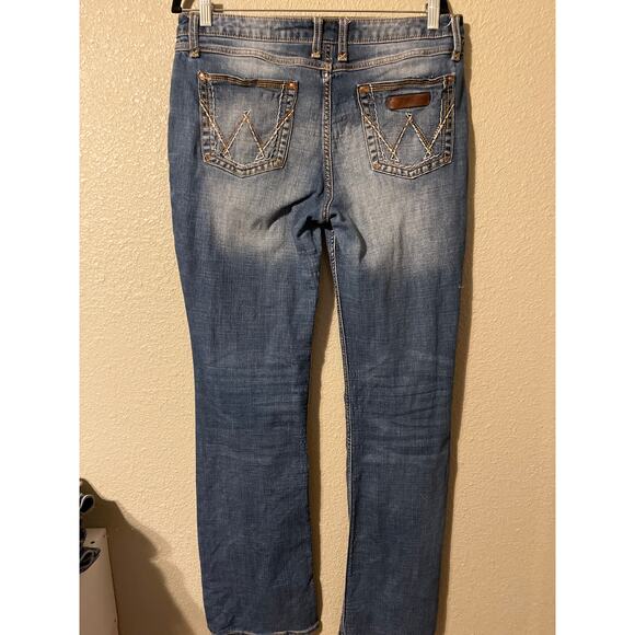 Wrangler women’s boot cut jeans size 11/12 - Picture 3 of 6